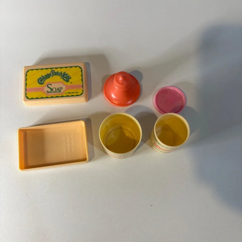 Vintage 1983 Cabbage Patch Kids Doll Accessories Soap Cotton Powder Set HC Toys